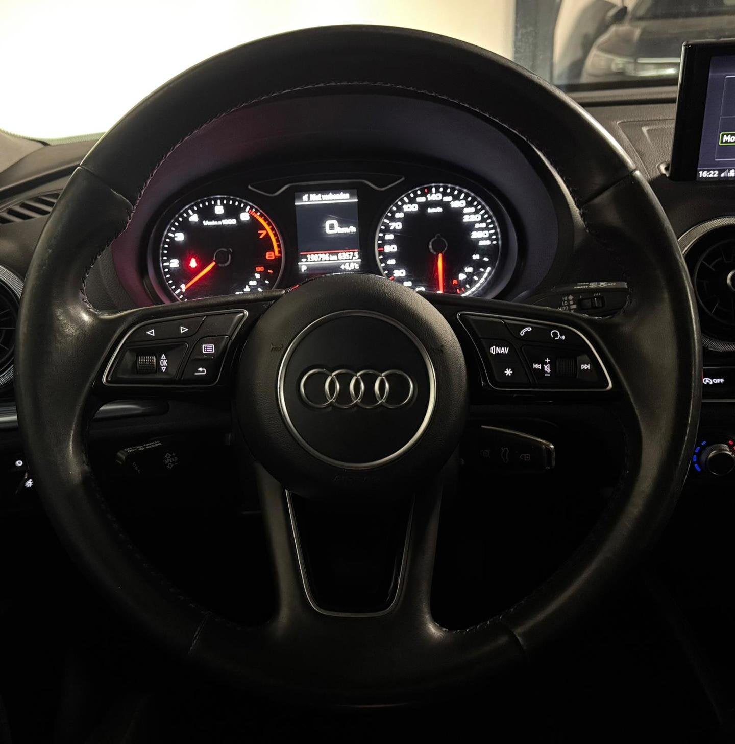 Audi A3 Sportback 1.0 TFSI Sport Lease Edition PDC NAVI, Auto's, Audi, Stof, Gebruikt, 116 pk, Wit