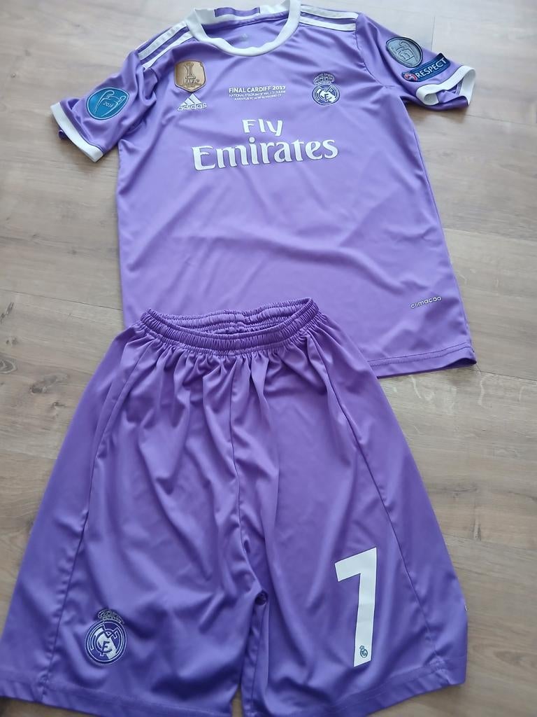 Real Madrid Ronaldo paars tenue m28 / 164, Ophalen of Verzenden, Jongen of Meisje