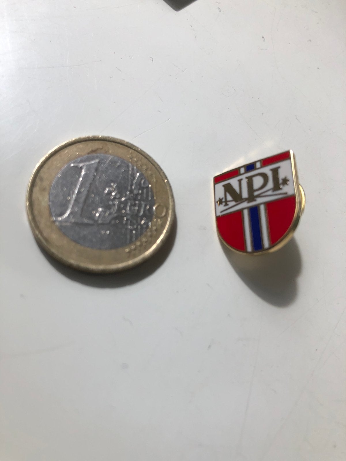 Button / pin NPI uit Noorwegen (Norges Politiidrettsforbund), Ophalen of Verzenden, Zo goed als nieuw, Overige onderwerpen, Button