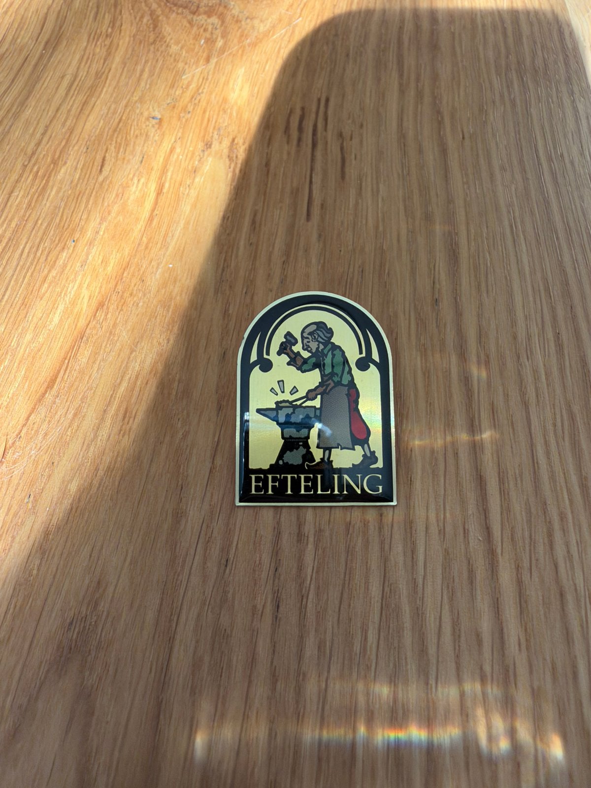 Efteling Pin Smidje – Zwart Goud – Verzamelpin, Ophalen of Verzenden, Zo goed als nieuw, Button of Speldje