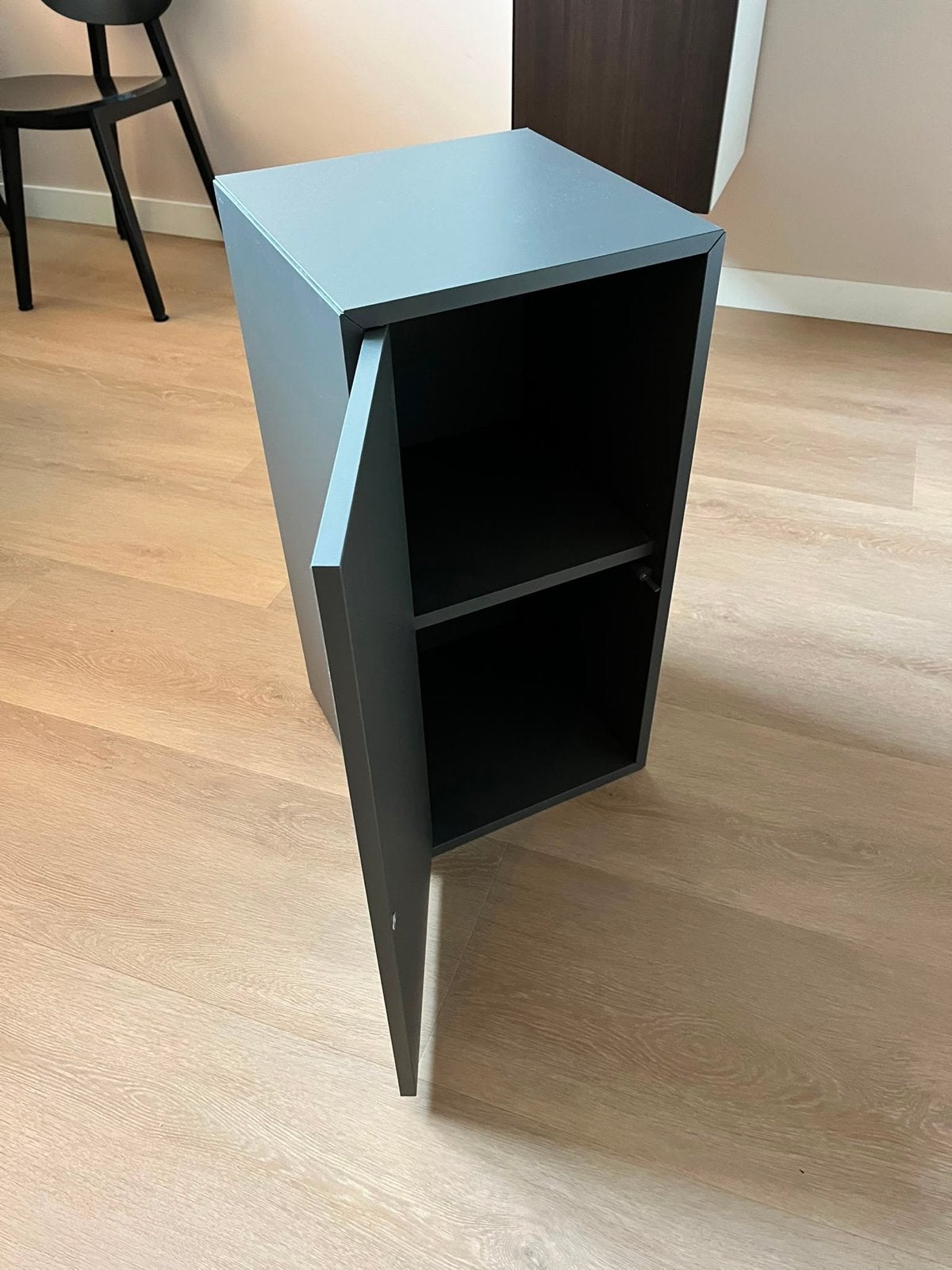 IKEA EKET Wandkastje met plank - grijs, Huis en Inrichting, Kasten | Overige, Ophalen