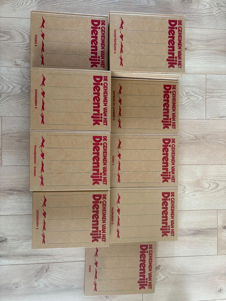De Geheimen van het Dierenrijk - Complete Serie 33 delig, Boeken, Encyclopedieën, Ophalen, Zo goed als nieuw, Dieren, Complete serie