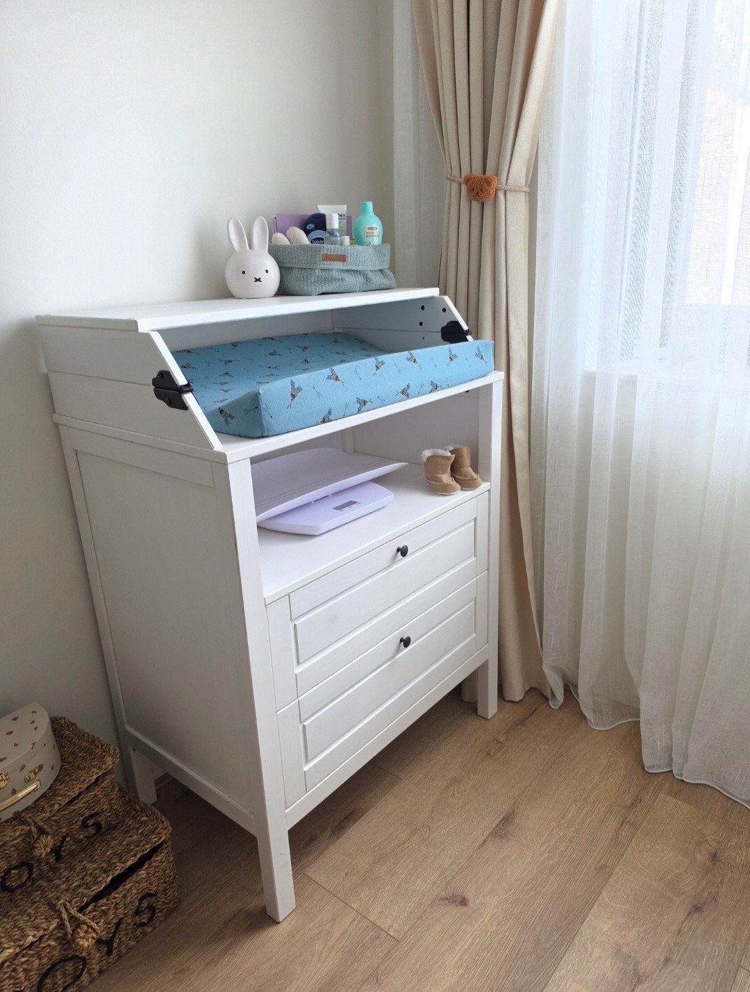 IKEA Sundvik commode met verschoonmat, Kinderen en Baby's, Ophalen, Gebruikt, 50 tot 70 cm, 75 tot 100 cm