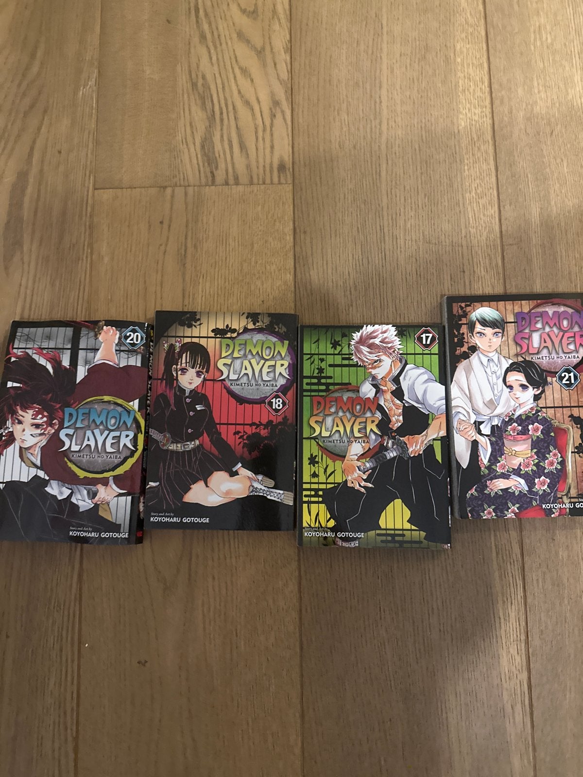 Demon Slayer Manga Deel 17-22 kijk description, Boeken, Meerdere stripboeken, Ophalen of Verzenden, Gelezen