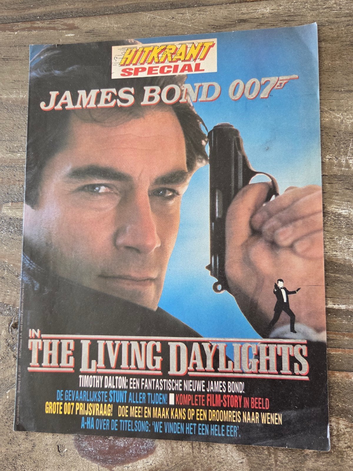 Hitkrant Special: James Bond 007 - The Living Daylights, Ophalen of Verzenden, Gelezen, Muziek, Film of Tv
