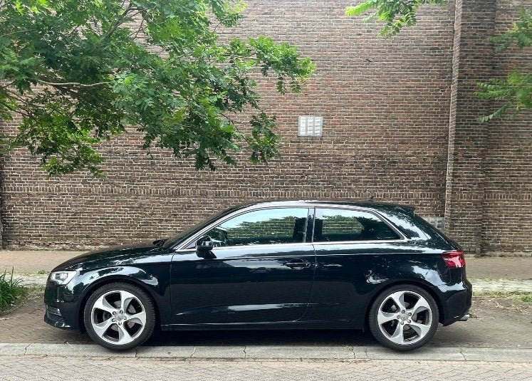 Audi A3 2.0 110KW 3D 2015 Zwart, Auto's, Voorwielaandrijving, Euro 5, Zwart, Zwart