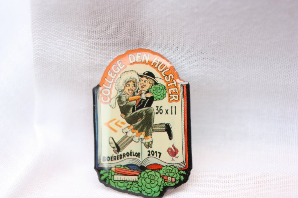 Pin College Den Hulster Boerebroelof 2017 36x11 Jocus Venlo, Ophalen of Verzenden, Zo goed als nieuw