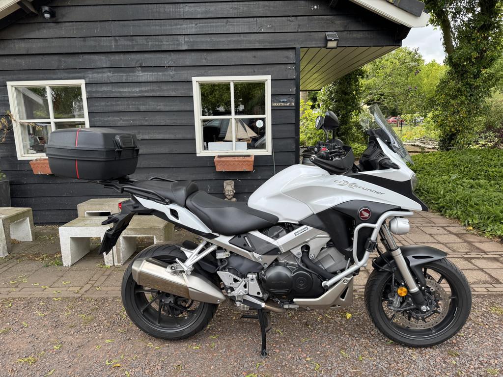 Honda VFR 800X Crossrunner C-ABS (bj 2017), Motoren, Motoren | Honda, 782 cc, Bedrijf, Info@advandermeer.nl, Meer dan 35 kW