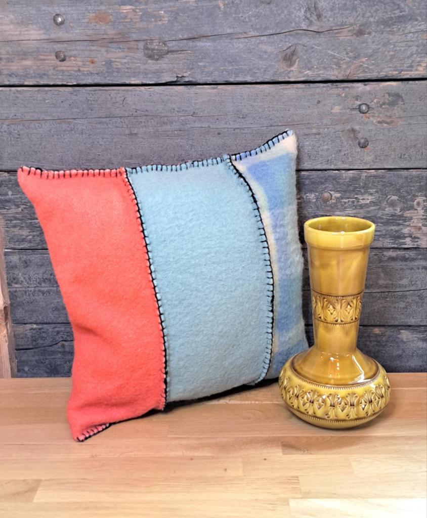 Retro kussen - pastel tinten - wollen deken, Ophalen of Verzenden, Huis en Inrichting