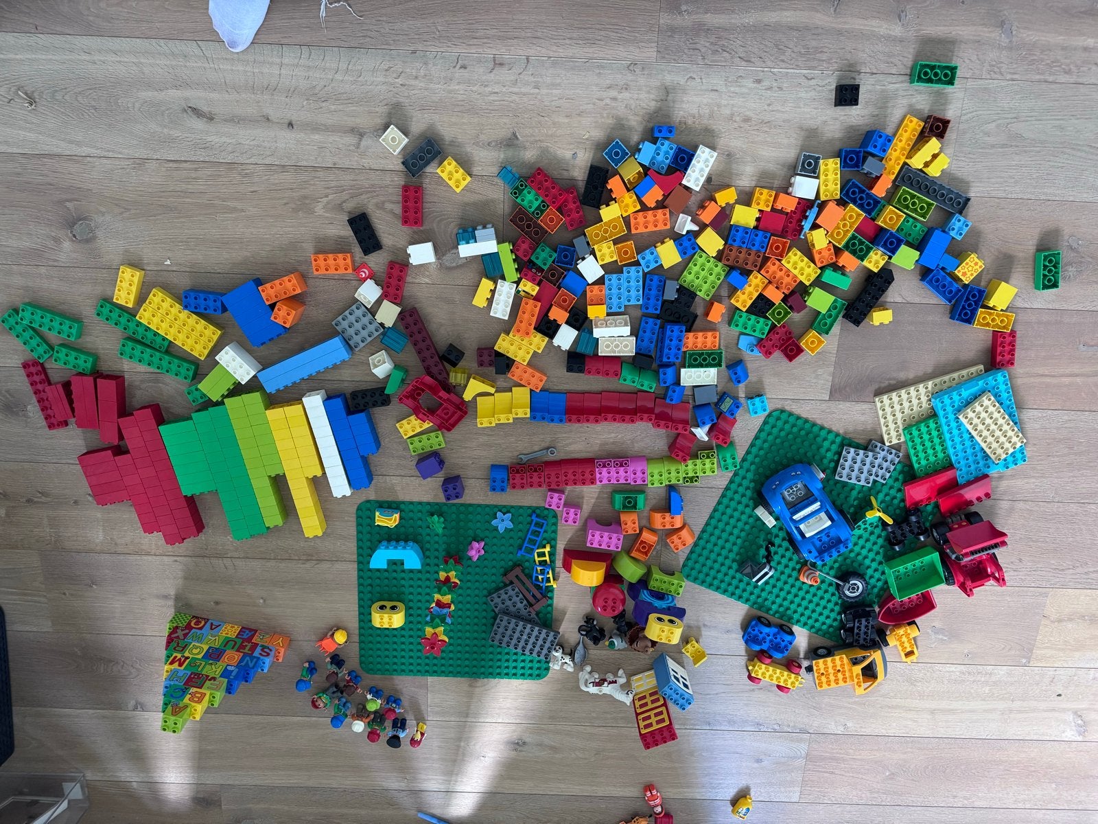 Grote partij LEGO Duplo met grondplaten en figuren, Kinderen en Baby's, Ophalen of Verzenden, Gebruikt, Overige merken