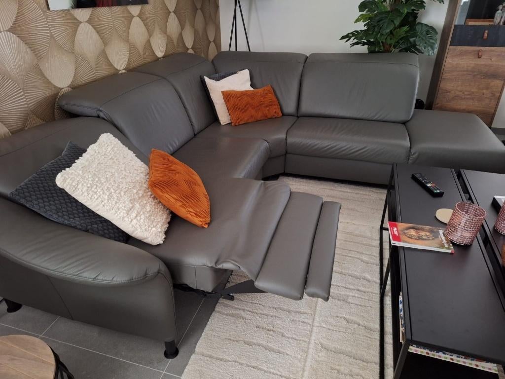 Leren hoekbank, warm grijs, 267 x 251, elec-relaxfunctie, Huis en Inrichting, Ophalen, Zo goed als nieuw, Leer, Strak, modern, relax