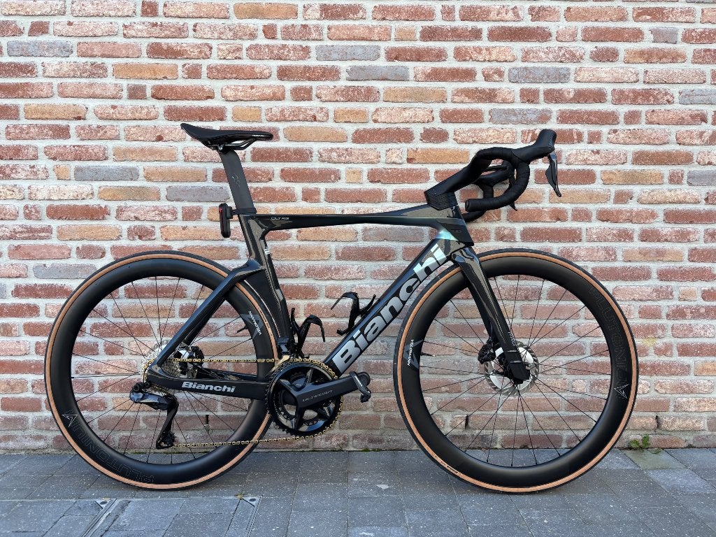 Bianchi Oltre Pro – Ultegra Di2 –  Powermeter, Carbon, Zo goed als nieuw, Meer dan 20 versnellingen, 53 tot 57 cm