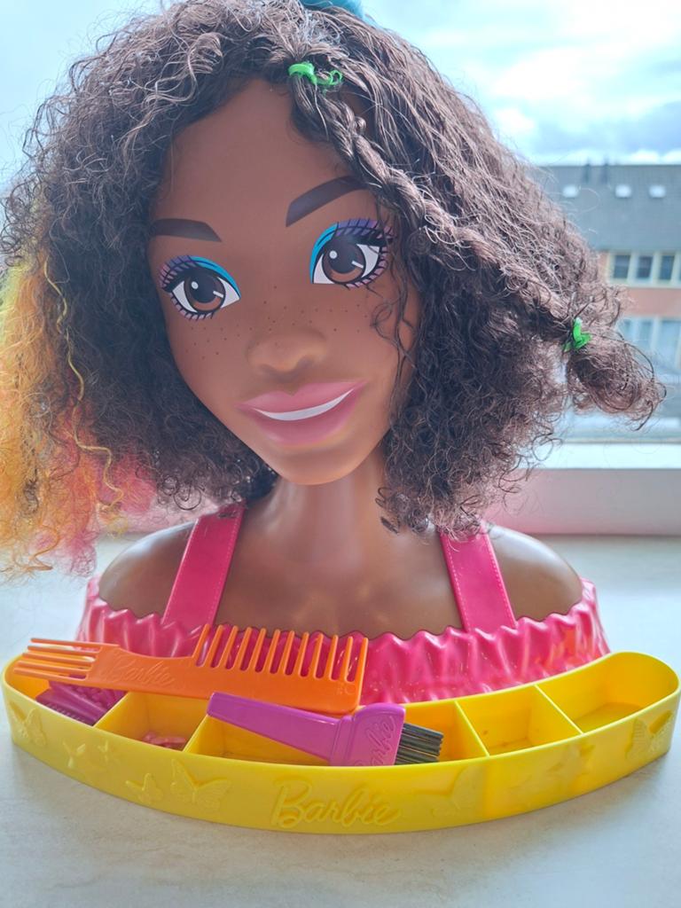 Barbie Stylinghoofd met accessoires - Zo goed als nieuw, Kinderen en Baby's, Speelgoed | Poppen, Ophalen, Gebruikt, Barbie