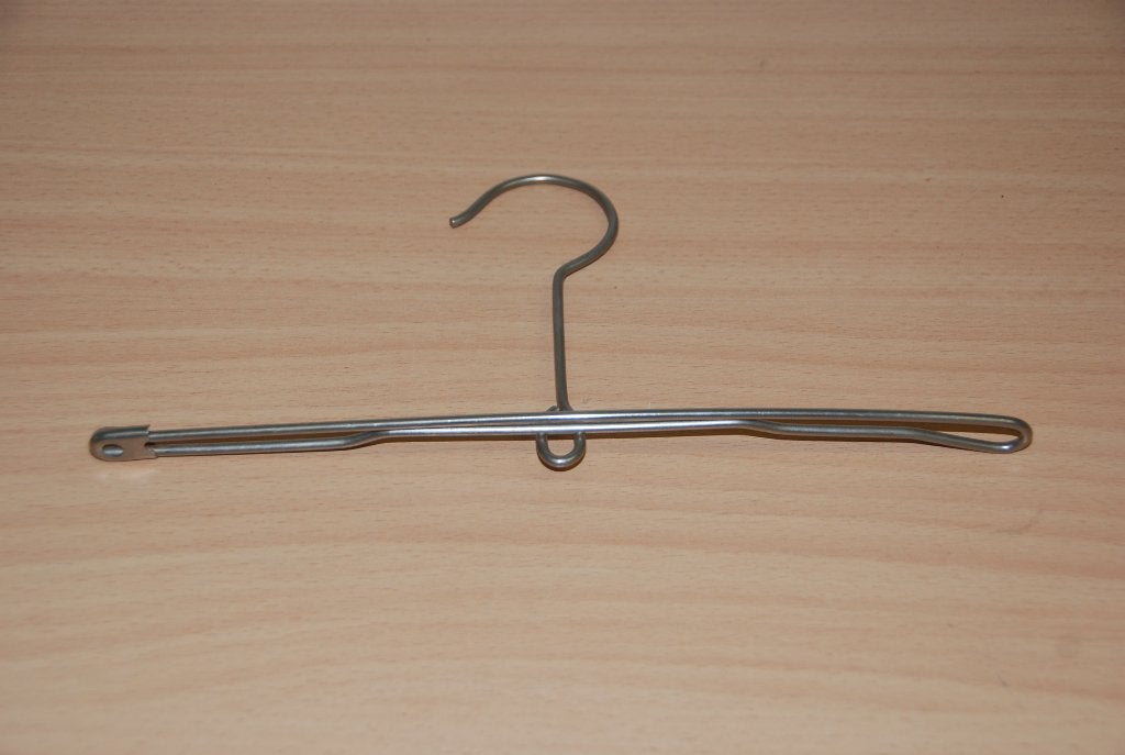 Hangertje kleding kinderen.          Breedte 26 cm., Ophalen of Verzenden, Gebruikt