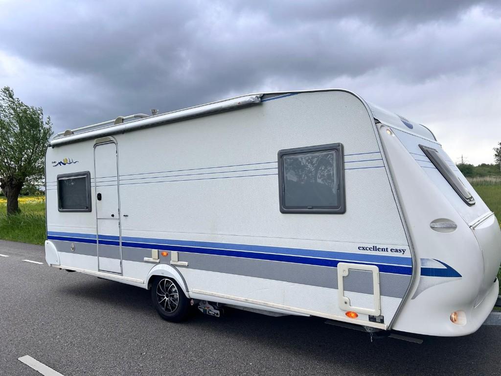 Hobby 540 Excellent Easy 2003 | Mover + voortent + luifel, Caravans en Kamperen, Caravans, Omvormbare zithoek, Rondzit, Particulier