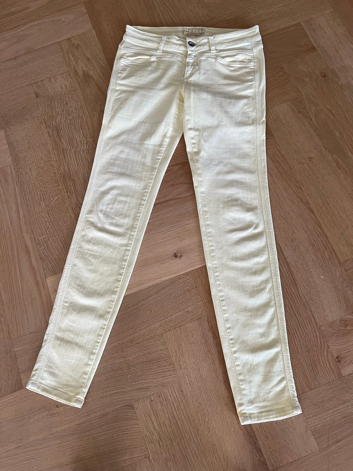 Closed jeans licht geel maat 28, Verzenden, Zo goed als nieuw, Overige kleuren, W28 - W29 (confectie 36)