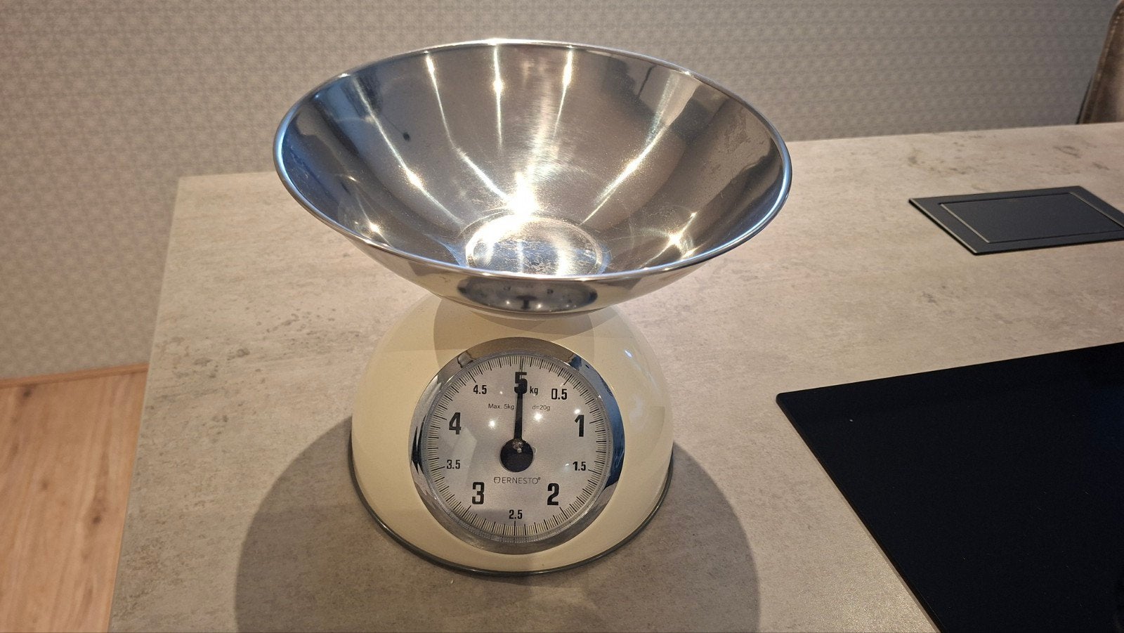 Vintage Keukenweegschaal met RVS Kom - Analoog, Keukenweegschaal, Ophalen of Verzenden, Gebruikt, Minder dan 10 kg