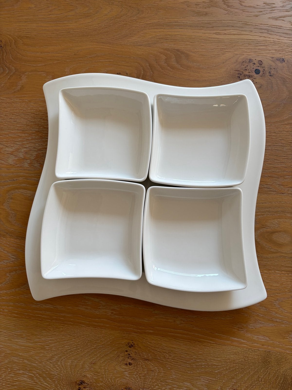 Villeroy & Boch NewWave schaal met 4 schaaltjes, Villeroy & Boch, Ophalen of Verzenden, Modern, Porselein