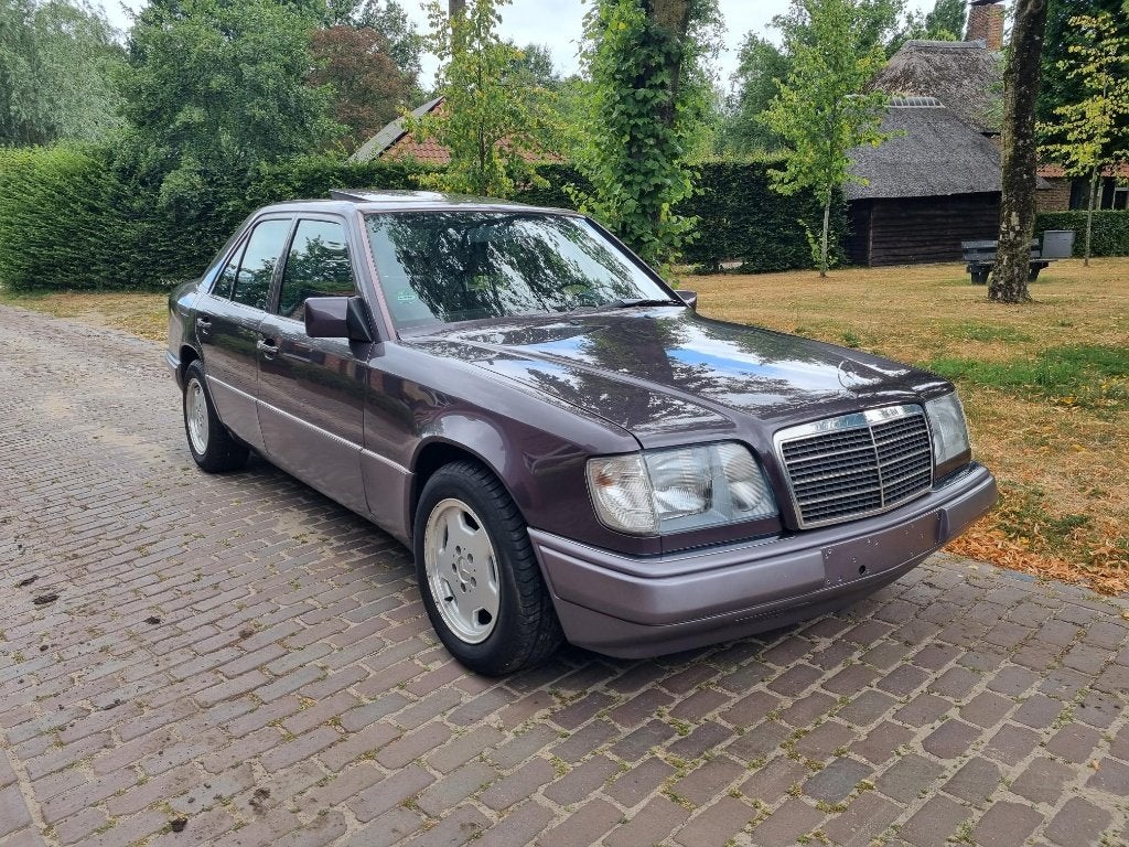 Mercedes E200 Automaat Schuifdak W124 1994 91000KM Bornit, Automaat, Zwart, Particulier, Sedan