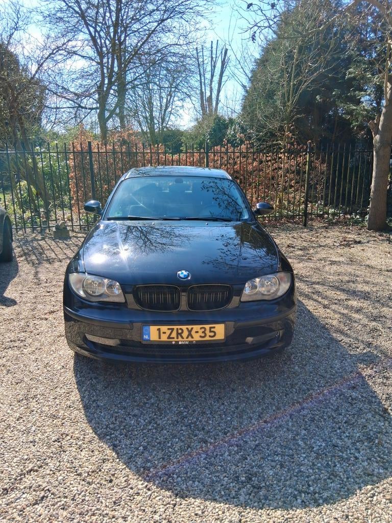 BMW 116I LCI , Zwart, Airco, APK 2027, Carplay, Android, Auto's, BMW, 1-Serie, Zwart, 4 cilinders, 1600 cc