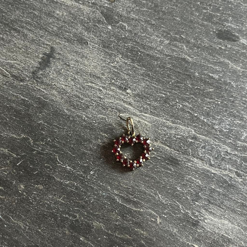 Zilveren hanger met granaat steentjes in zilveren setting, Ophalen of Verzenden, Zo goed als nieuw, Zilver, Overige merken