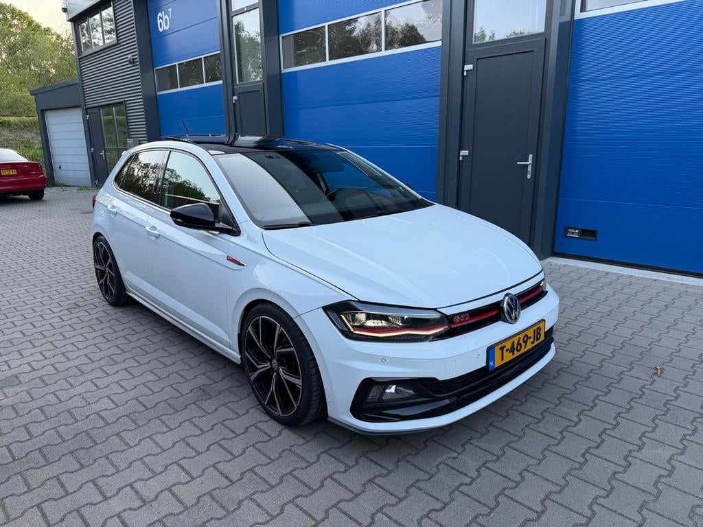 Volkswagen Polo 2.0 TSI GTI I BEATS I PANORAMA I CLIMA I 18I, Stof, 4 cilinders, 1984 cc, Wit
