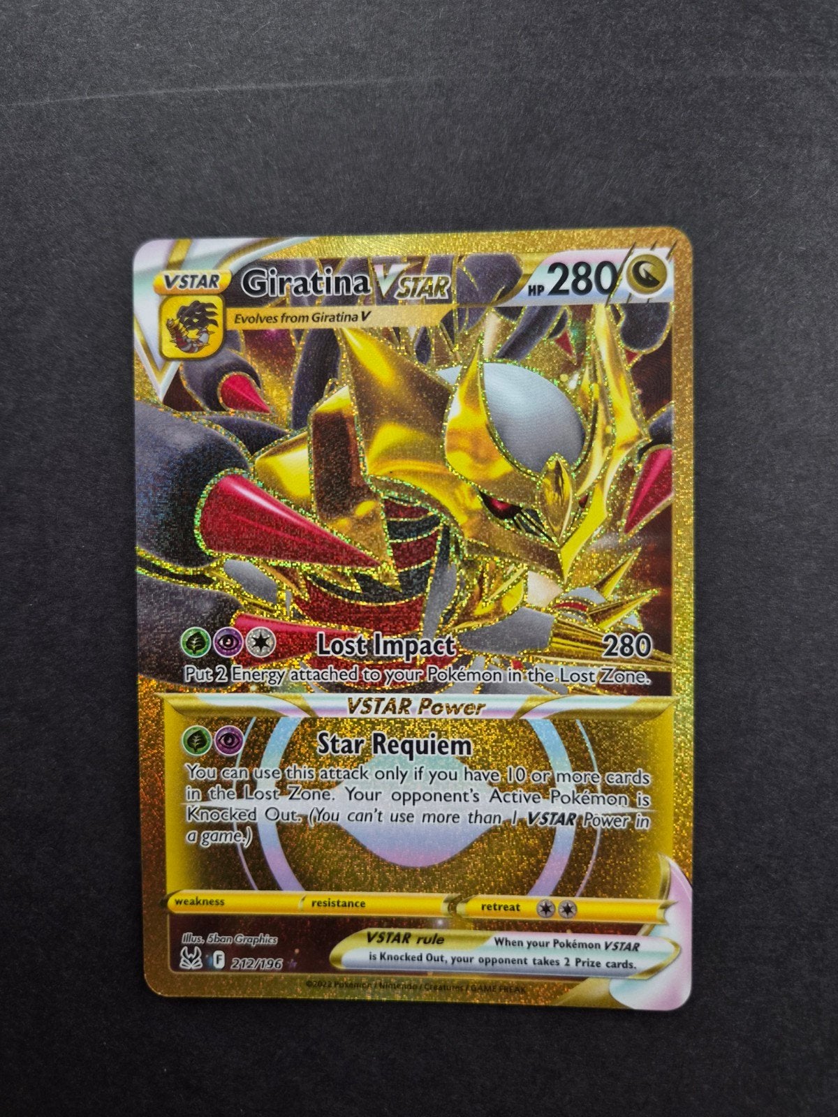 Giratina 212 VSTAR Lost Origin gold, Ophalen of Verzenden, Zo goed als nieuw, Booster, Foil