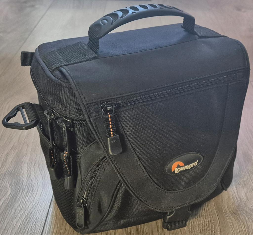 Lowepro Nova 2 AW cameratas – nette staat, Audio, Tv en Foto, Fotografie | Fototassen, Ophalen of Verzenden, Schoudertas, Lowepro