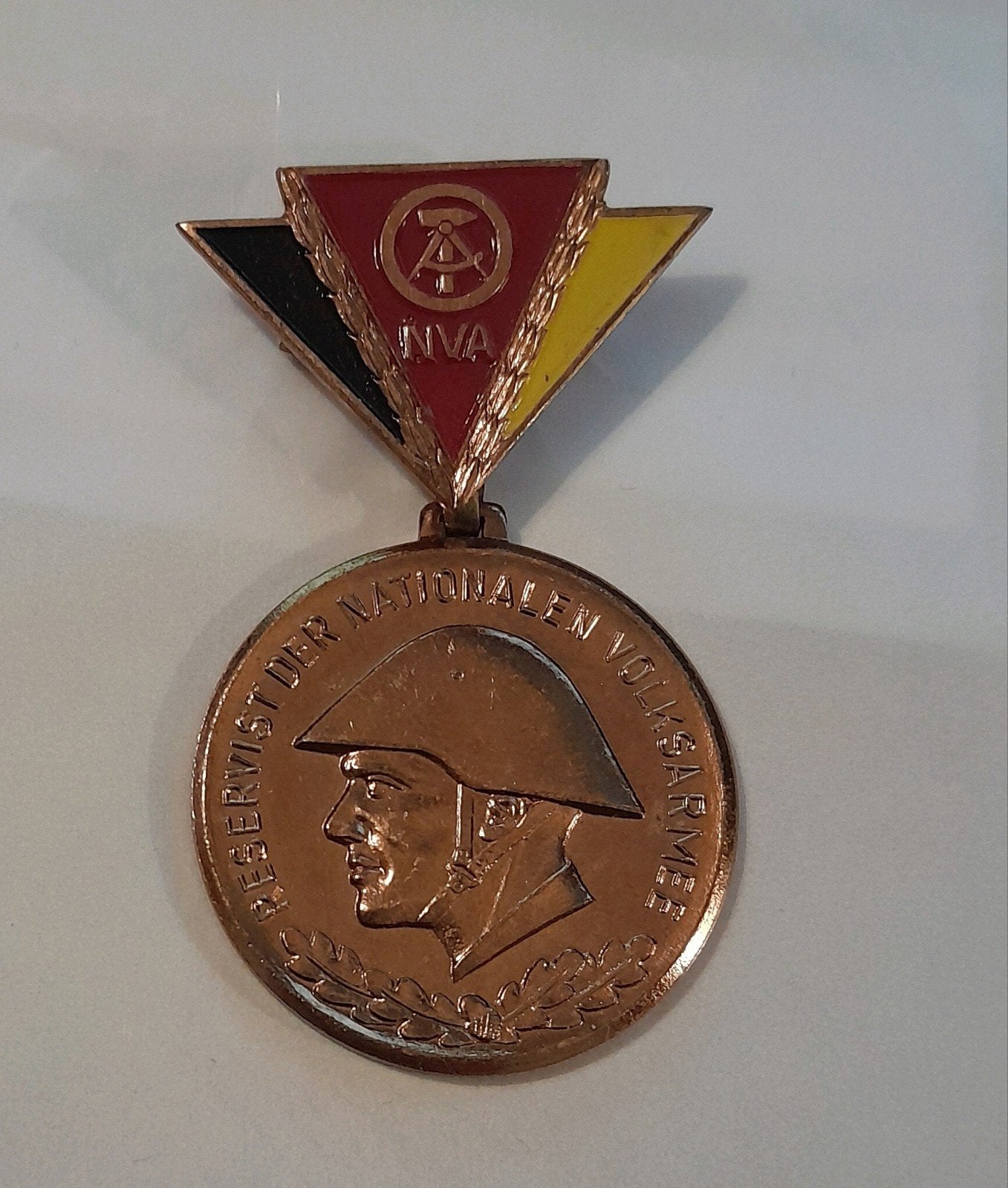 Originele DDR / Oost-Duitse Reservistenmedaille NVA (Brons), Verzamelen, Ophalen of Verzenden, Landmacht, Duitsland, Lintje, Medaille of Wings