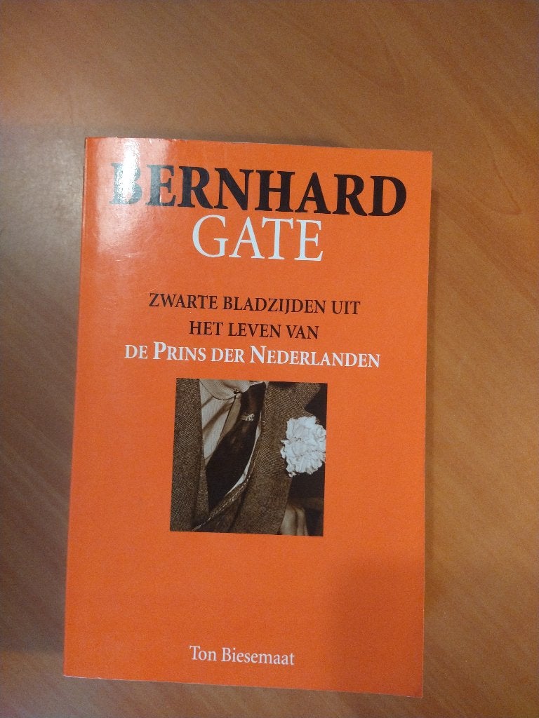 Biesemaat, Ton. Bernhardgate, Ophalen of Verzenden, Zo goed als nieuw
