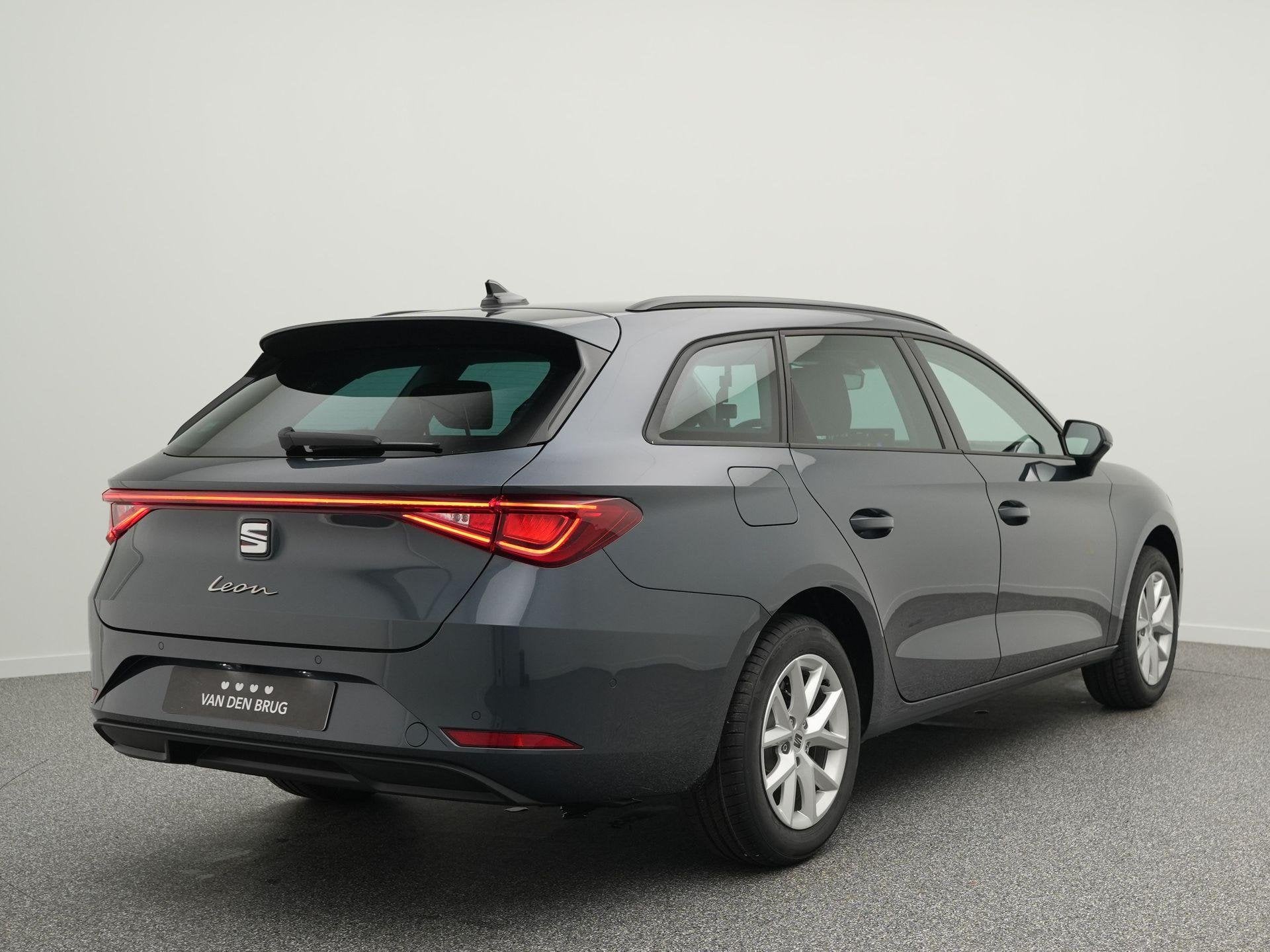 SEAT Leon Sportstourer 1.5 eTSI Style Business Intense | Lag, Auto's, Stof, 1498 cc, 4 cilinders, Leon