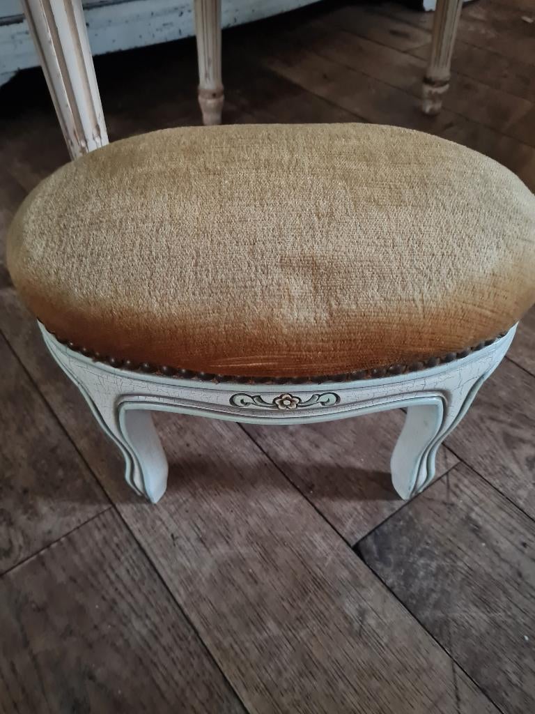 Vintage ovaal barok voetenbankje