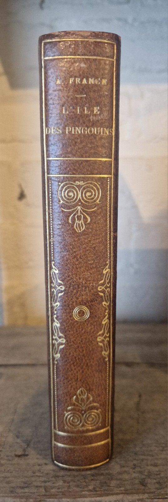 L'Île des Pingouins - Anatole France (1923), Ophalen of Verzenden, Gelezen, Anatole France, Europa overig