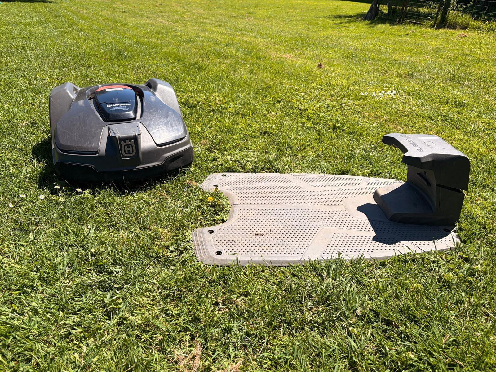 Husqvarna 430x Automower - 2020 - Incl. Laadstation & Garage, Ophalen, Gebruikt, 20 tot 25 cm, Bestuurbaar via app