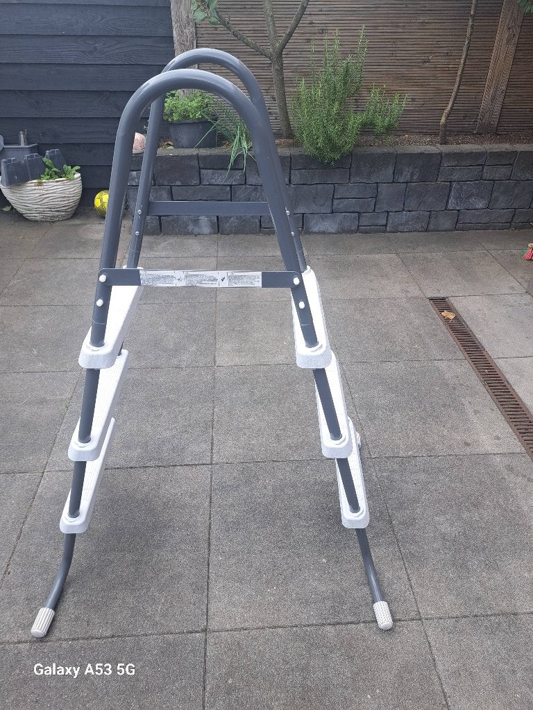 Zwembadtrap, Ophalen of Verzenden, Zo goed als nieuw, Ladder