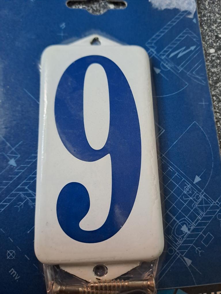 Nieuw huisnummer 9 in originele verpakking., Overige typen, Nieuw, Ophalen of Verzenden, N.v.t
