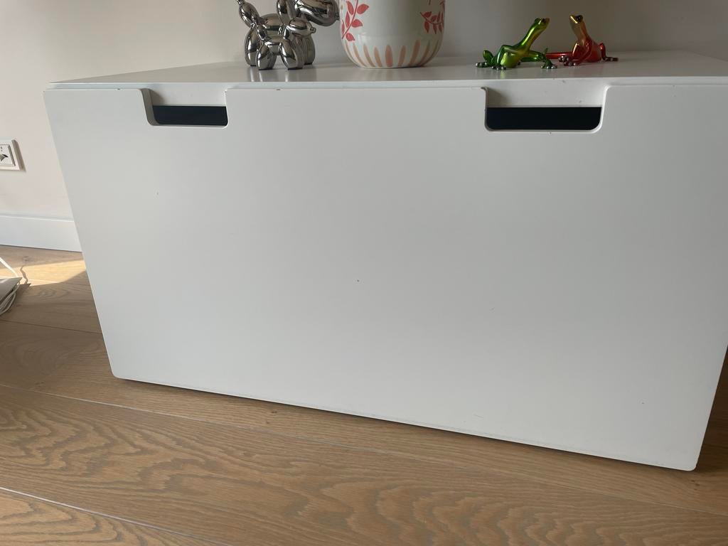 IKEA witte speelgoedkist met bank Smastad, Ophalen, Gebruikt