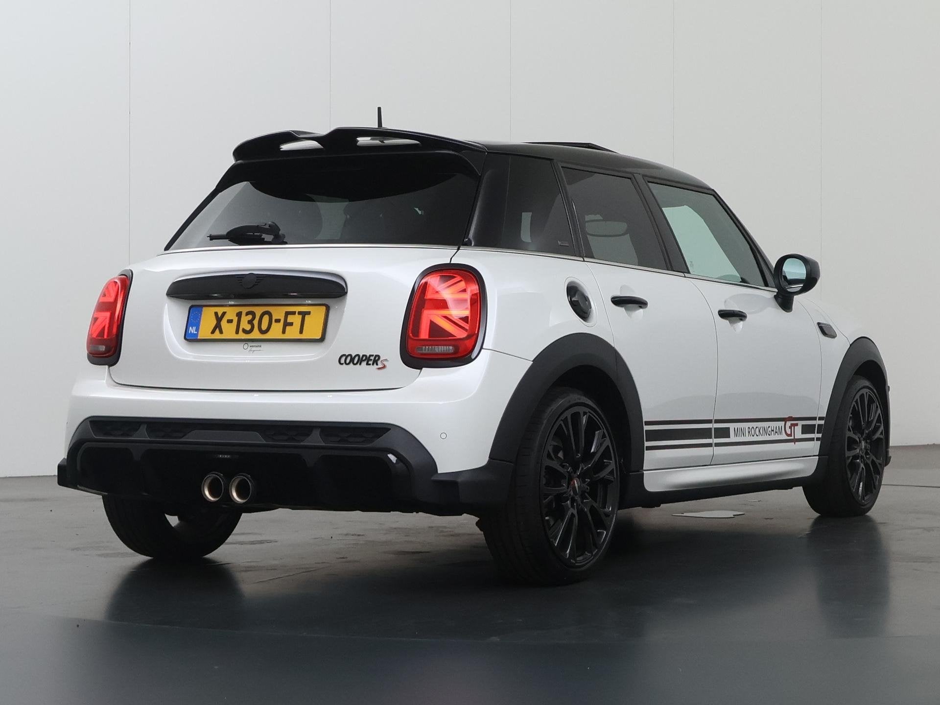MINI 5-Deurs 2.0 Cooper S Rockingham GT Edition | Panoramada, 1998 cc, Gebruikt, 4 cilinders, Wit