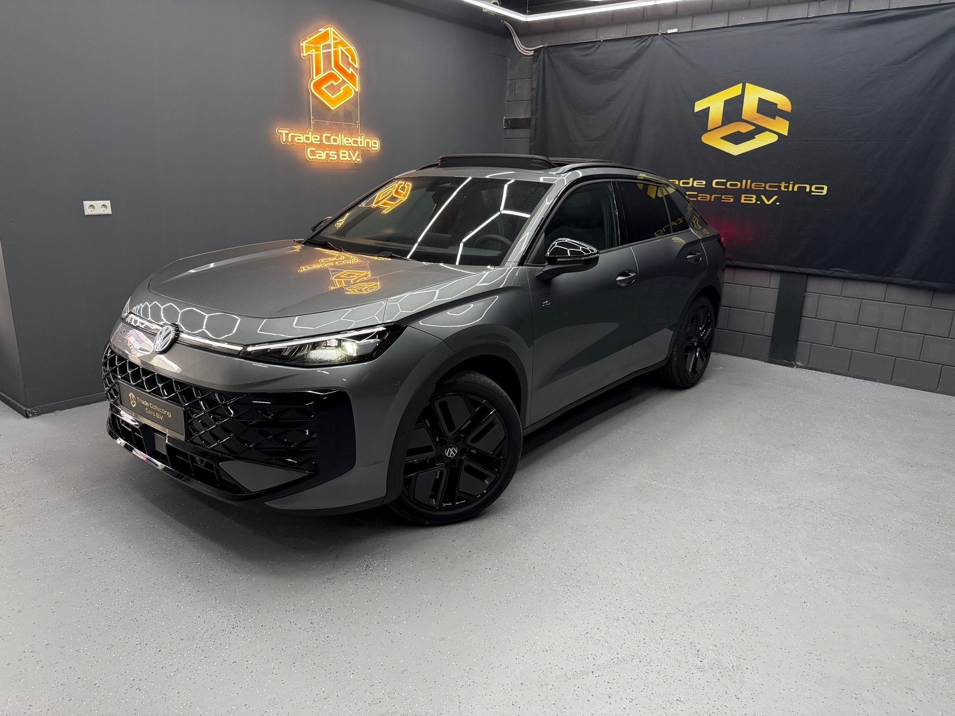 Volkswagen T-ROC 1.5 eTsi R-Line First Edition Pano-IQ-KEYLE, 1374 kg, 730 kg, 1498 cc, 4 cilinders