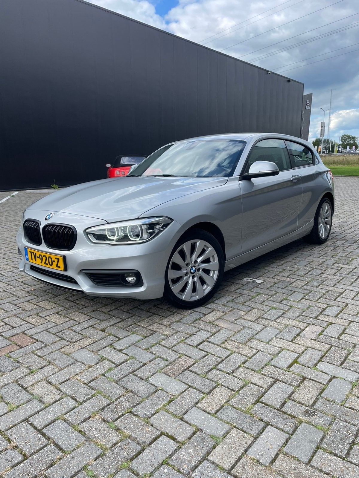 BMW 1-Serie 116i 109pk 2018 Facelift Nieuw APK, Auto's, 1-Serie, Euro 6, Zilver of Grijs, 1499 cc