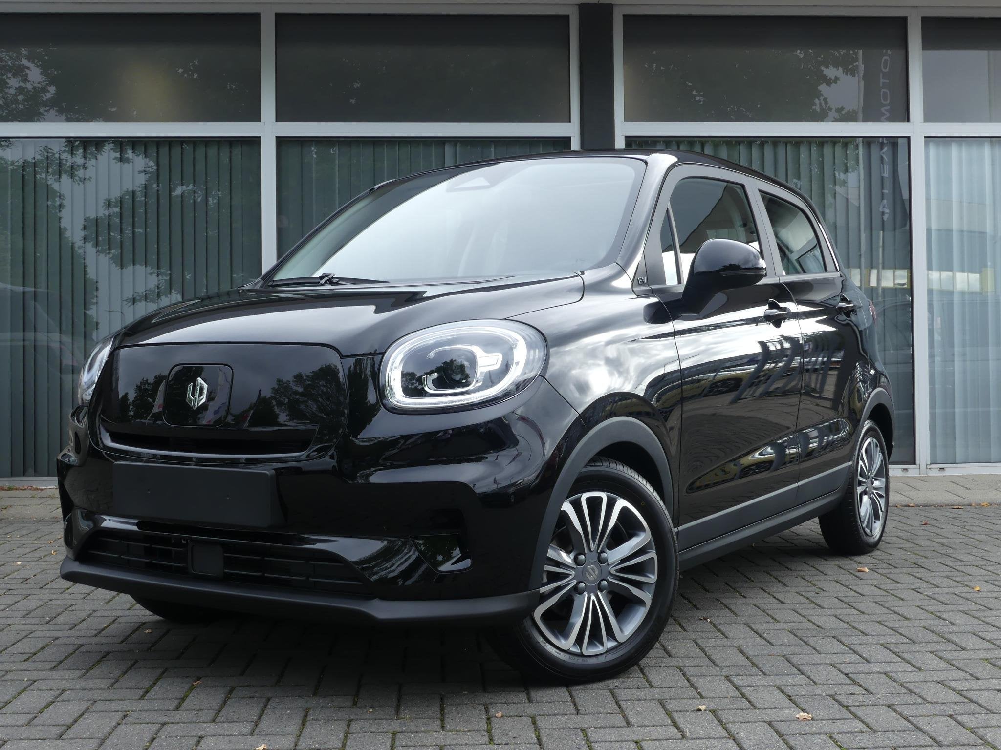 Leapmotor T03 Design 37.3 kWh Uit voorraad leverbaar, Auto's, Leapmotor, 12 maanden, Stof, Parkeersensor, Zwart
