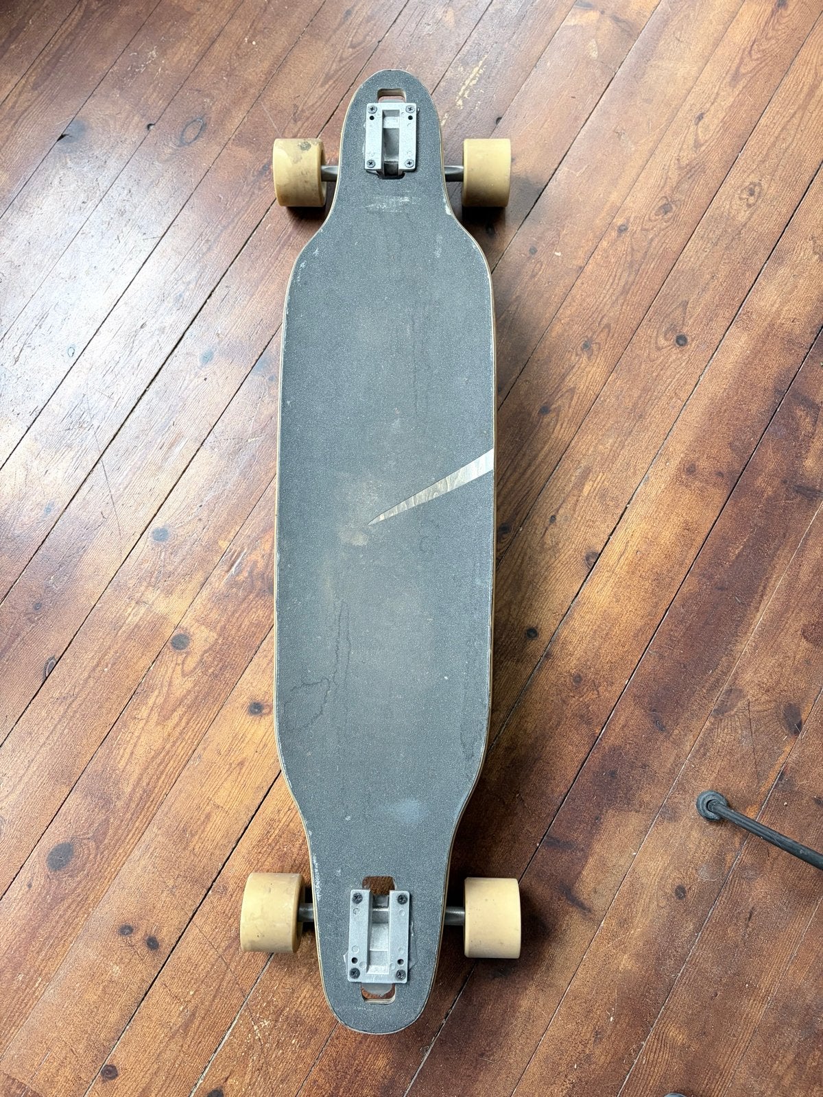 Longboard - Intensief gebruikt, nog in goede staat, Sport en Fitness, Ophalen of Verzenden, Gebruikt, Skateboard, Longboard