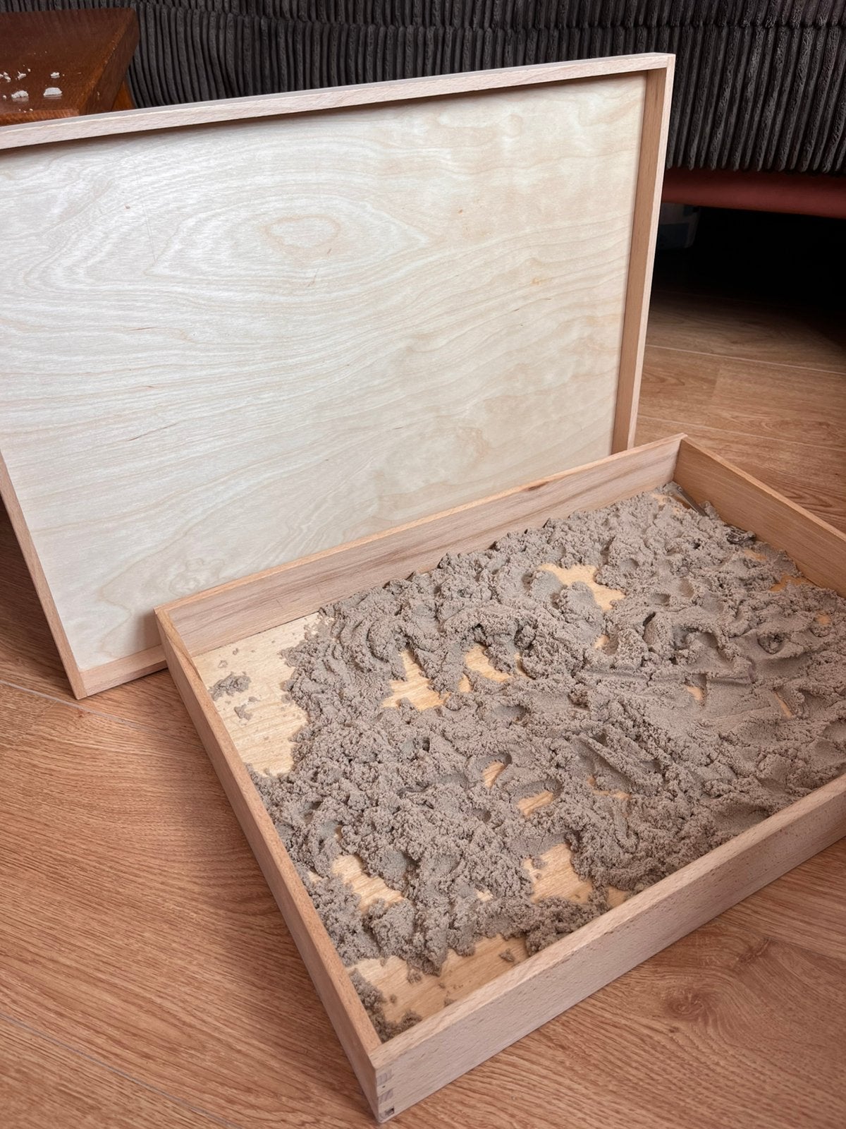 Houten speeldoos met kinetisch zand, Ophalen, Zo goed als nieuw, Ontdekken