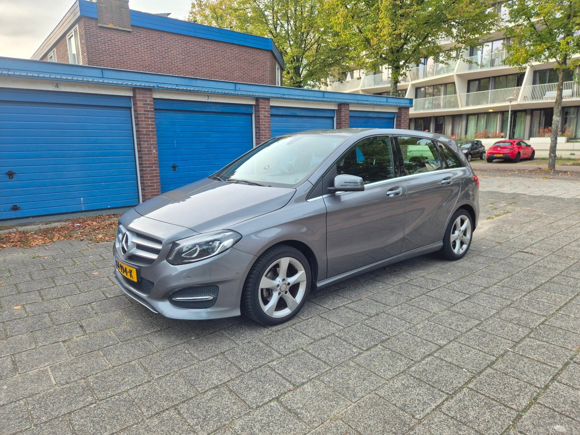 Mercedes-Benz B-klasse 180 Business Edition Euro 6 Cruise NA, Voorwielaandrijving, Dealer onderhouden, Gebruikt, Euro 6