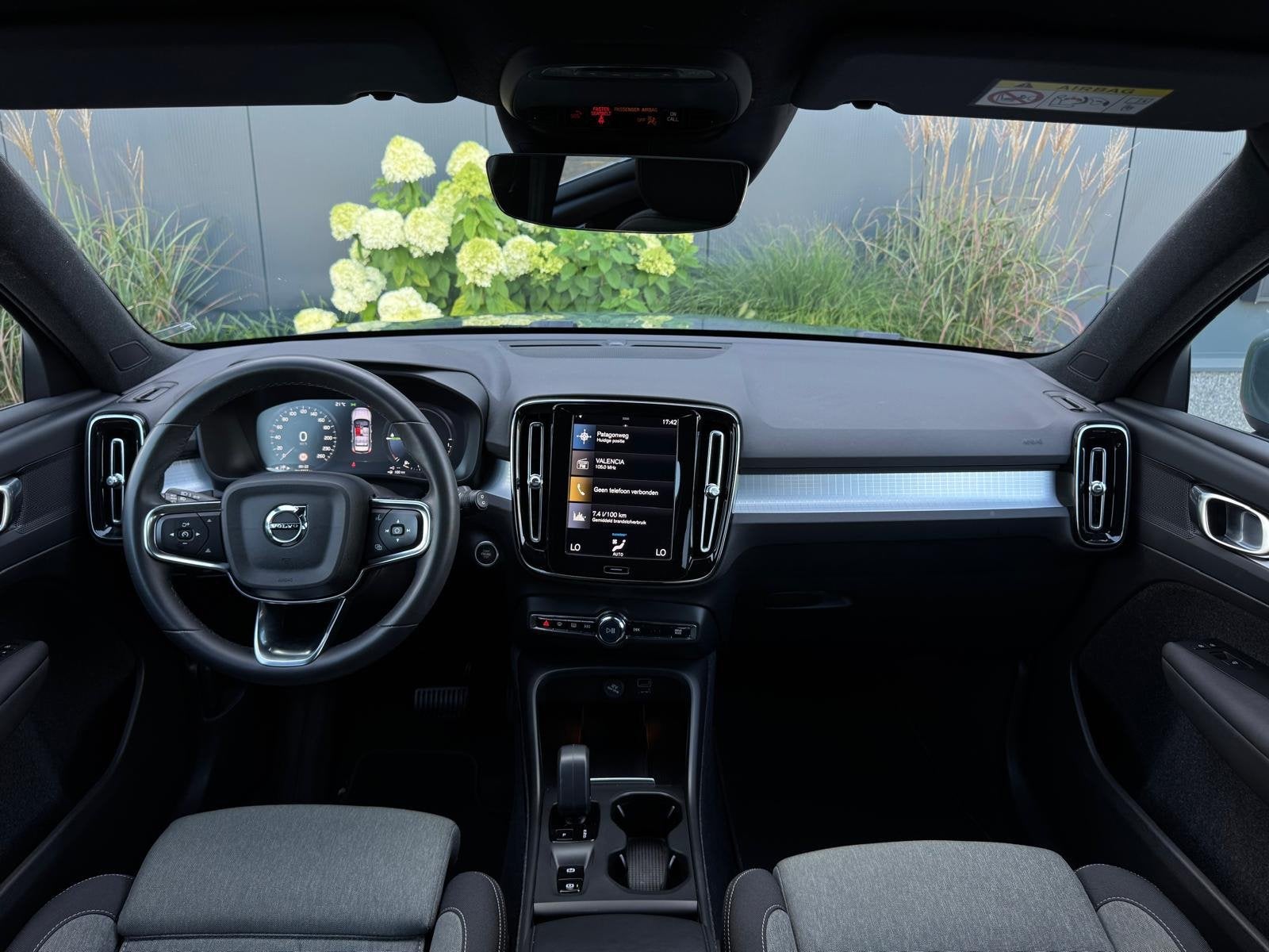 Volvo XC40 1.5 T4 Plug-in hybrid Core Bright FACELIFT M24 NA, Auto's, Stof, Gebruikt, Zwart, Blauw