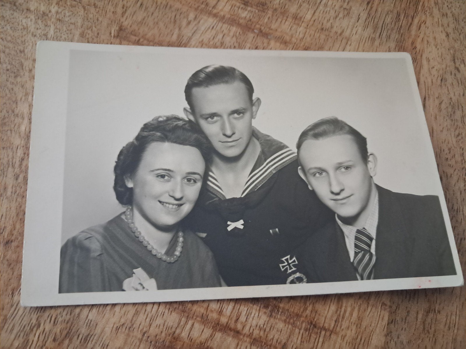 Kriegsmarine foto, mijnveger insigne, Ophalen of Verzenden, Marine, Duitsland, Embleem of Badge