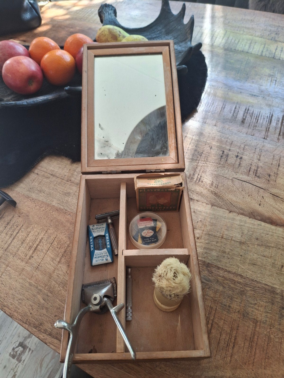 Vintage scheerdoos met spiegel en accessoires, Ophalen of Verzenden