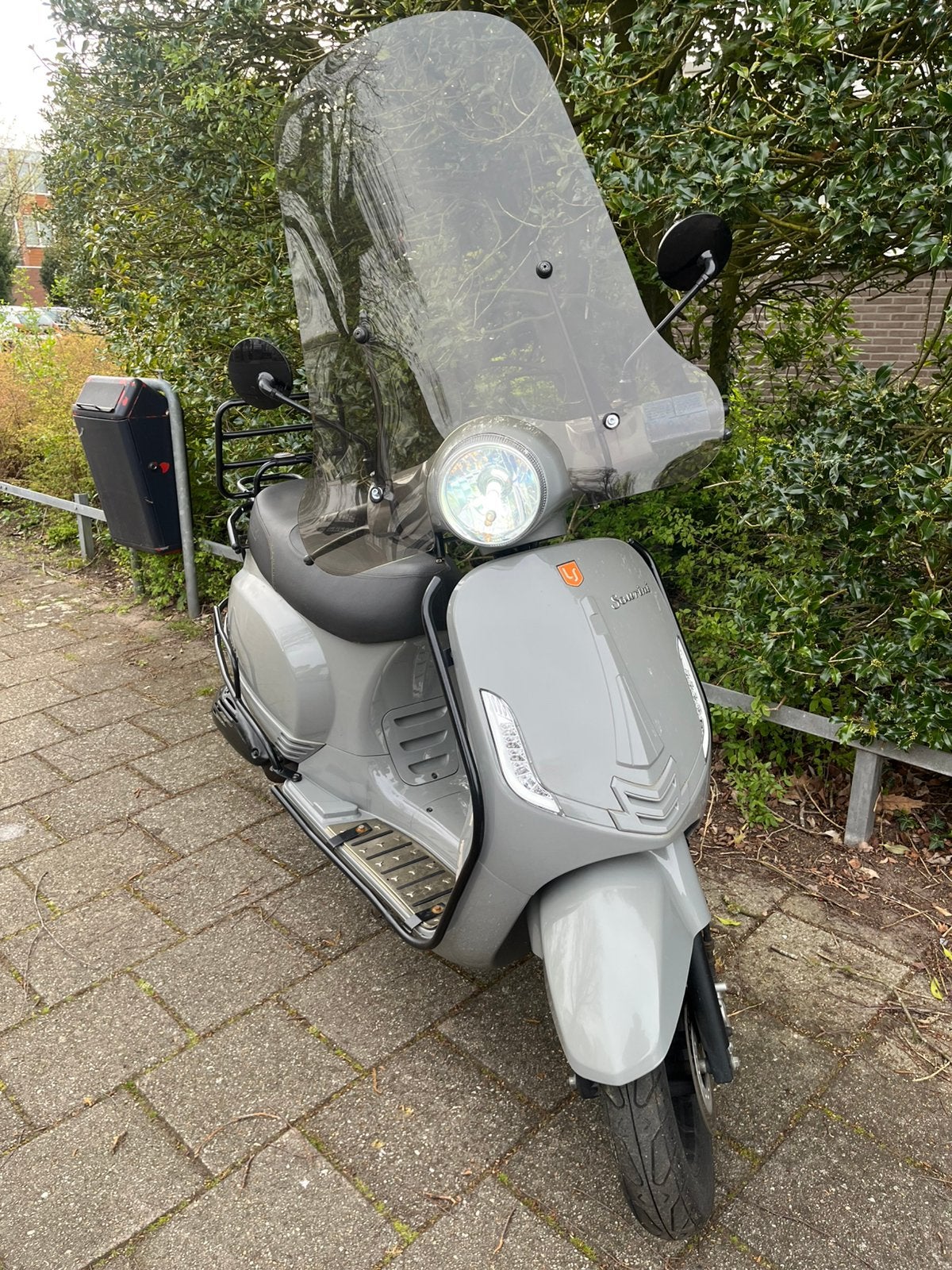 La souris Sourini S, Fietsen en Brommers, Ophalen, Maximaal 45 km/u, Zo goed als nieuw, Benzine