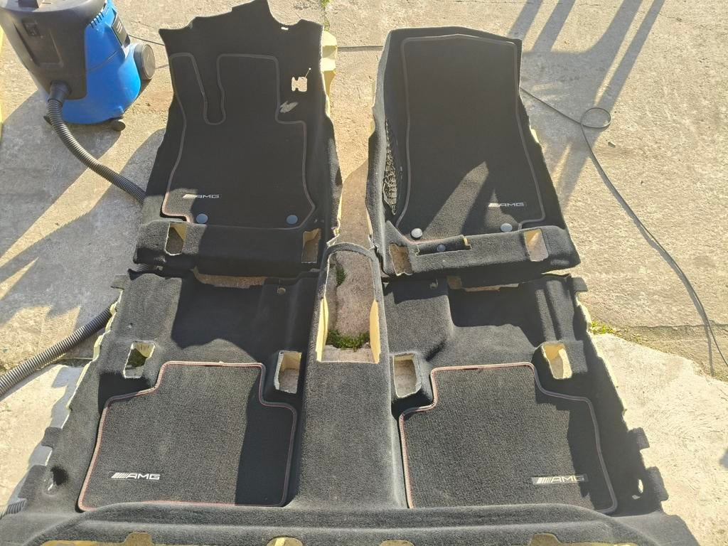 Mercedes-Benz GLC zwarte vloermatten met AMG matten set, Auto diversen, Automatten, Ophalen of Verzenden