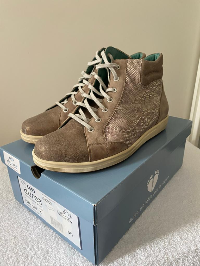 Durea comfortabele hoge sneakers - Taupe, maat 6.5 (39.5), Ophalen of Verzenden, Nieuw, Overige kleuren, Sneakers of Gympen